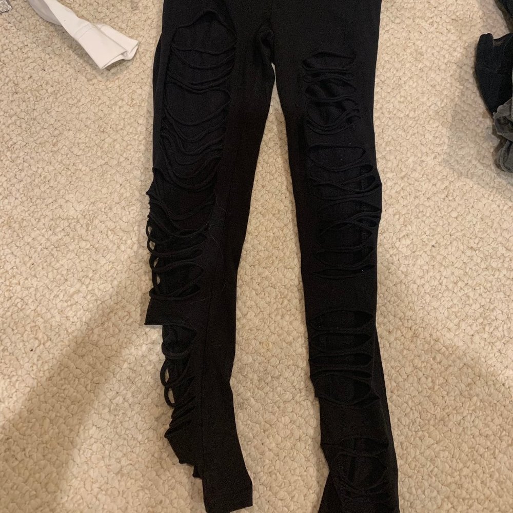 Ripped leggings